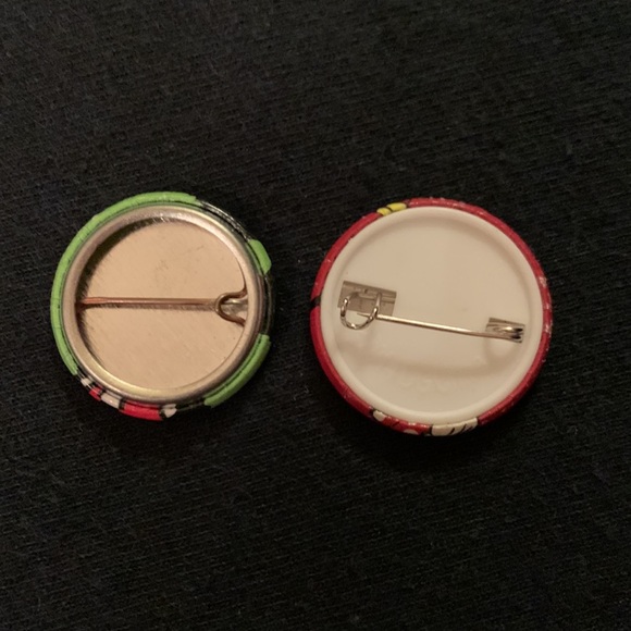 Mickey and Minnie Mouse buttons set of 2 - Picture 2 of 3